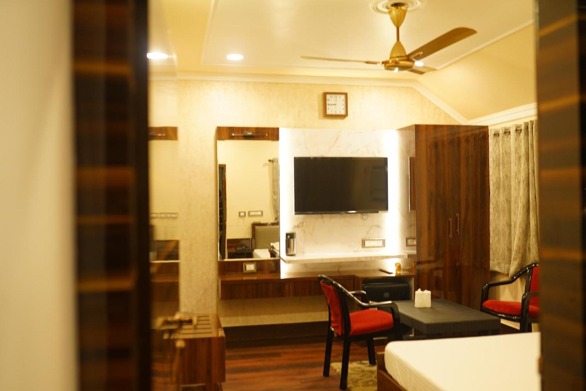 New Mouchak Hotel & Resorts Tajpur Buitenkant foto